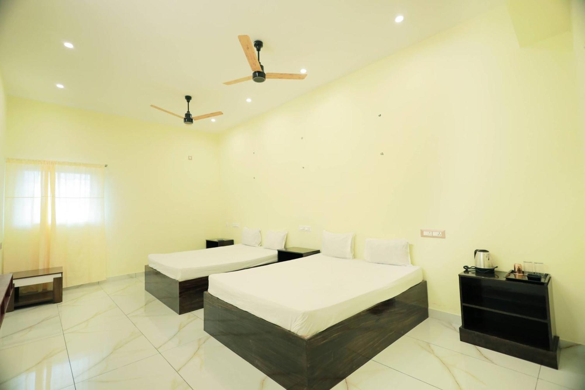 Lk.Lodge Kanyakumari Bagian luar foto